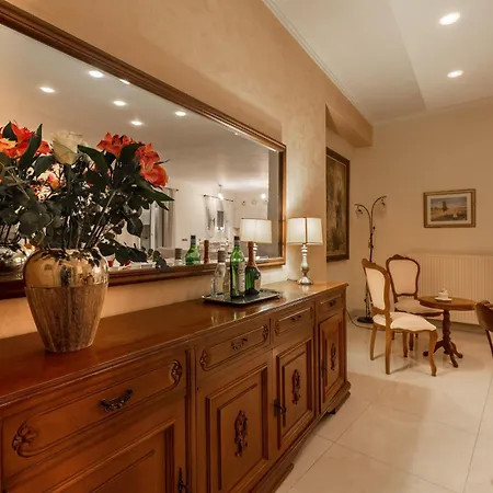 בית נופש Garitsa Maisonette *